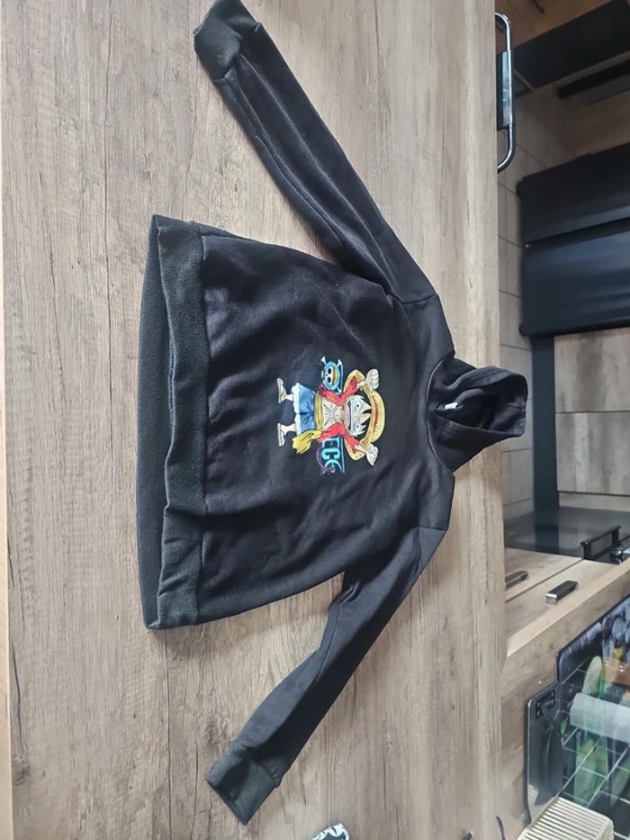 Sweat a capuche taille 150