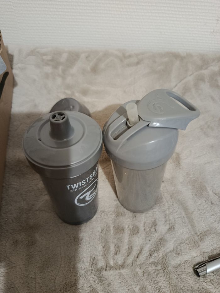 Lots biberons et sachets pom'potes - photo numéro 2