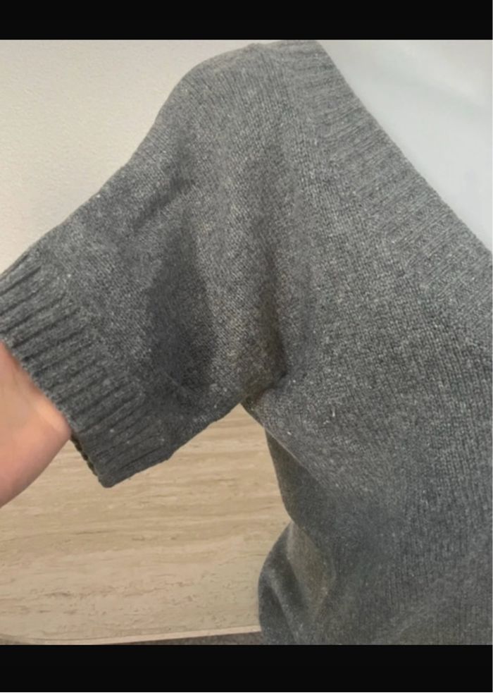 Pull grand col V Bizzbee taille 38 - photo numéro 2