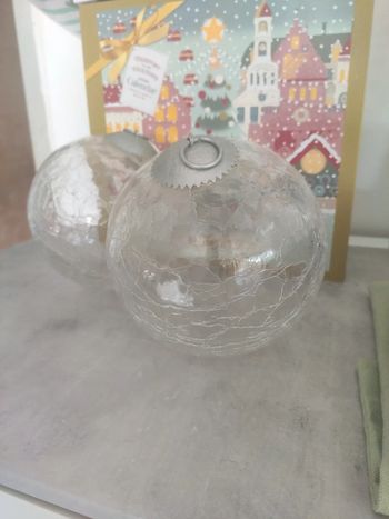 2 grandes boules en verre Noël
