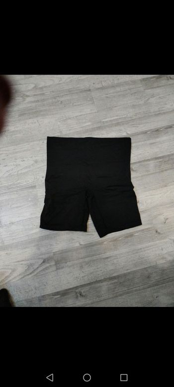 Short gainant et remonte fesses