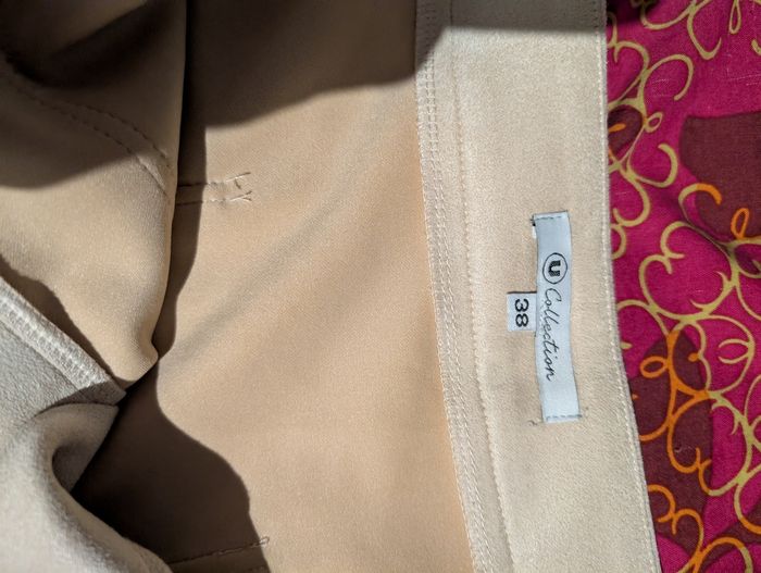 Jupe courte beige style suédine boutonnée Taille 38 - photo numéro 7