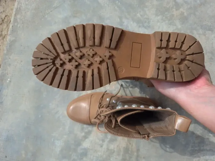 Bottines beige avec perles - photo numéro 8
