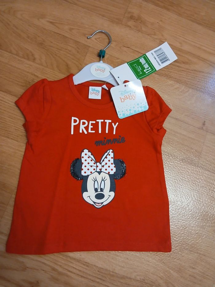 T-shirt rouge disney taille 12mois