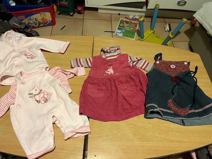 Lot de +20 vêtements taille 3 mois - photo numéro 3
