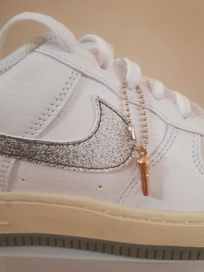 Nike Air Force 1 "50 Years of Hip-Hop"(36.5) - photo numéro 2