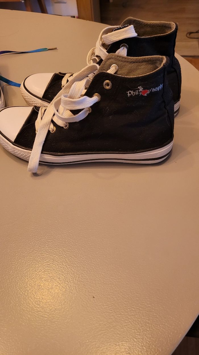 2 paires de baskets en tissus - photo numéro 2