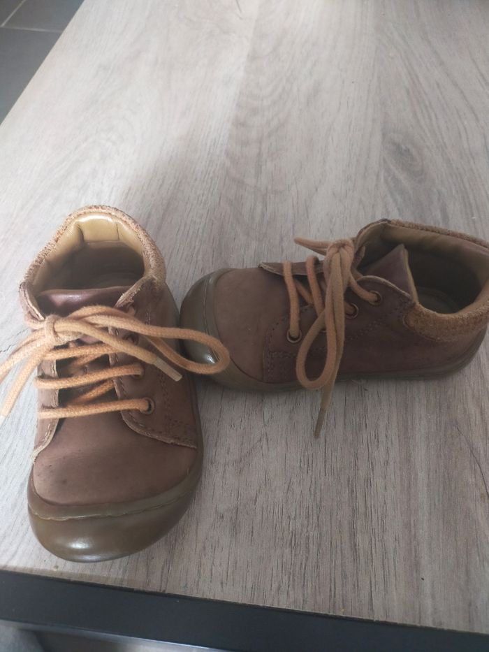 Baskets cuirs taille 21
