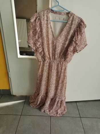Magnifique robe d'été non transparente neuve