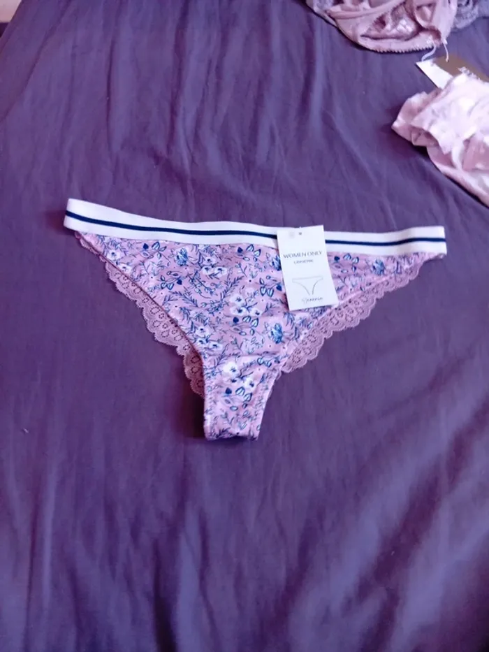 String femme taille M