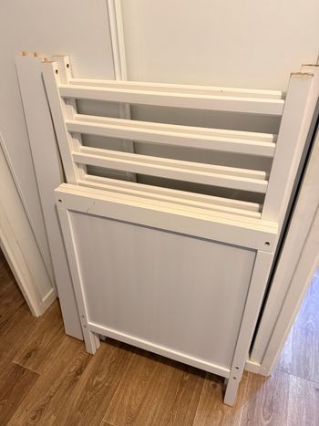 Lit bébé IKEA Sundvik, remise en main propre 