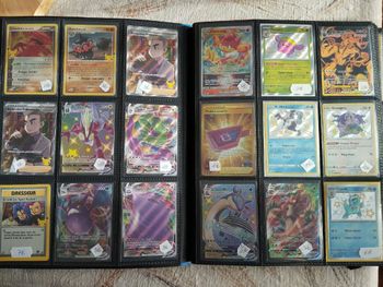 Lot cartes Pokémon en classeur