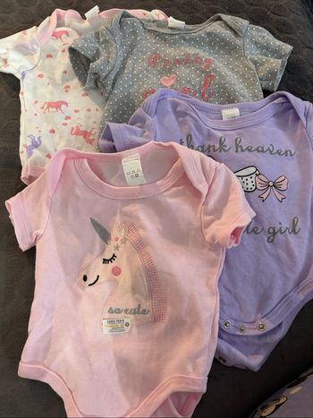 Lot de 4 body fille
