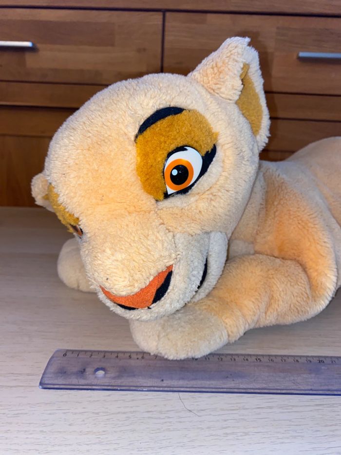 Grande peluche Kiara roi lion honneur tribu range pyjama Disney - photo numéro 2