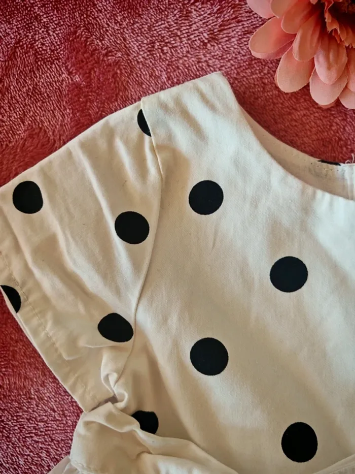 Robe blanche à pois noir - photo numéro 2