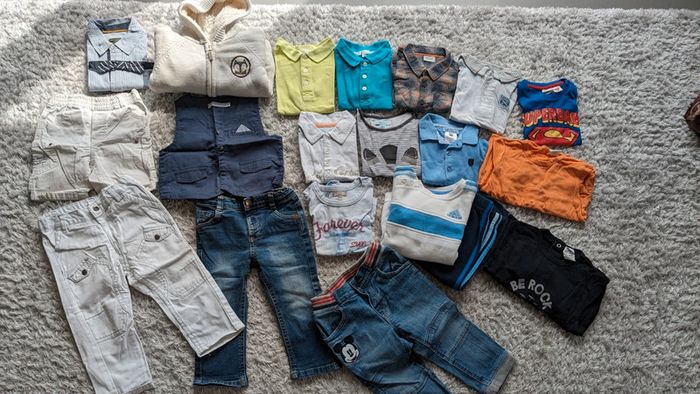 Lot de vêtements 18 mois (18 articles)