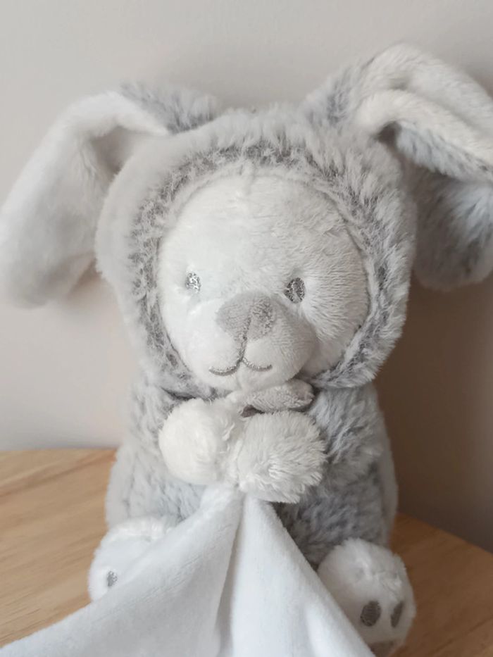 Doudou lapin blanc manteau gris premaman - photo numéro 3