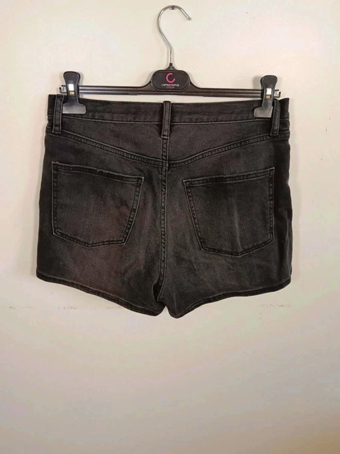 C25 short noir Uniqlo 38 - photo numéro 2