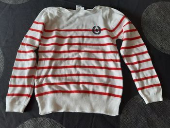 Pull rayé blanc et rouge