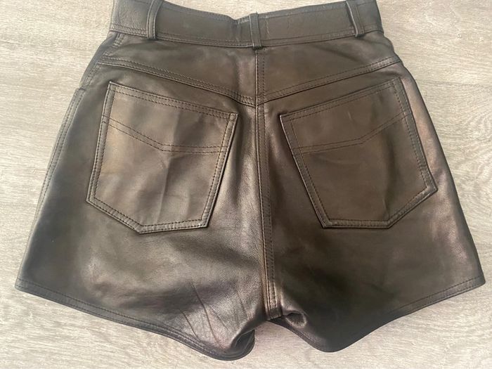 Short en cuir taille haute - photo numéro 8
