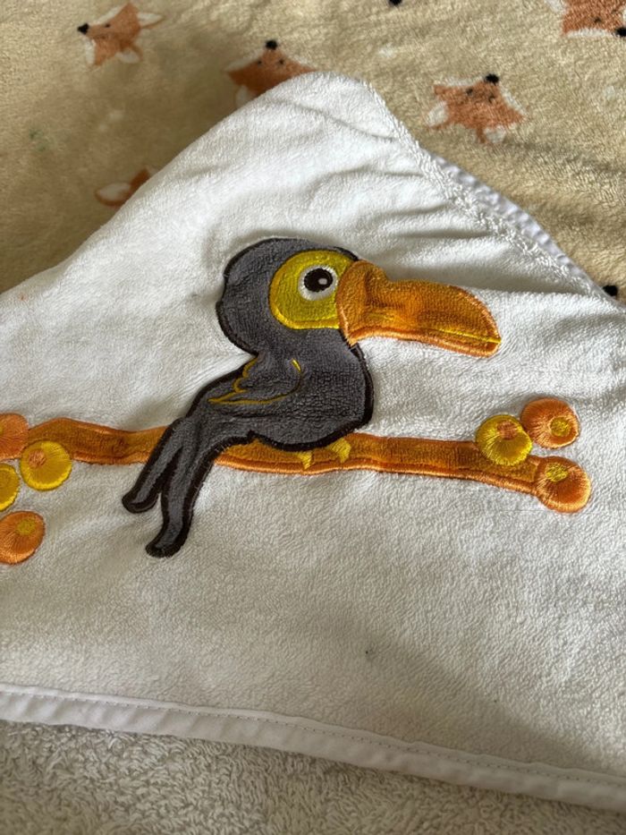 Cape de bain blanche perroquet avec gant de toilette - photo numéro 2