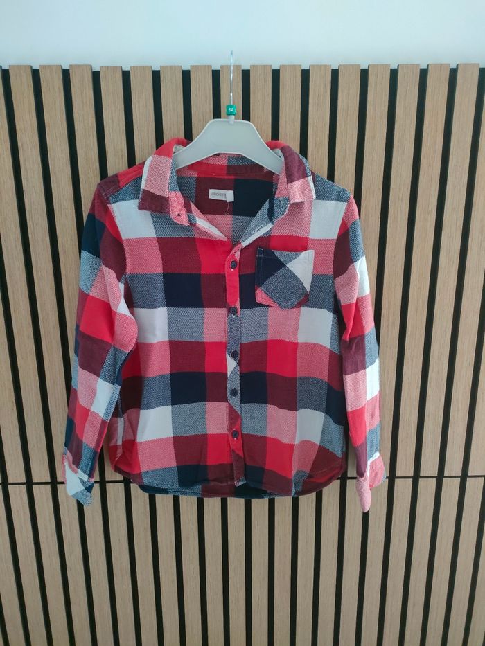 Lots de tee shirt et pull taille 8ans - photo numéro 8