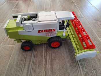 Moissonneuse-batteuse claas