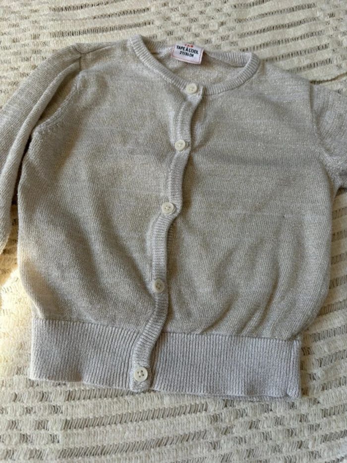 Cardigan fille beige à paillettes dorées 2 ans - photo numéro 2