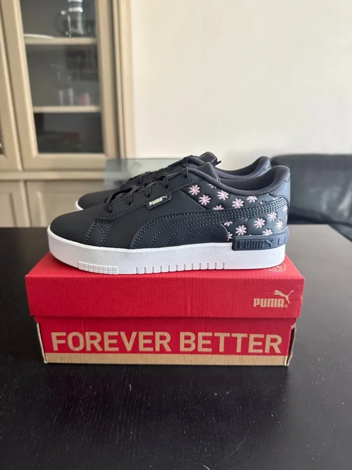 Baskets Puma Jada Summer PS – noires à fleurs – neuves T.35