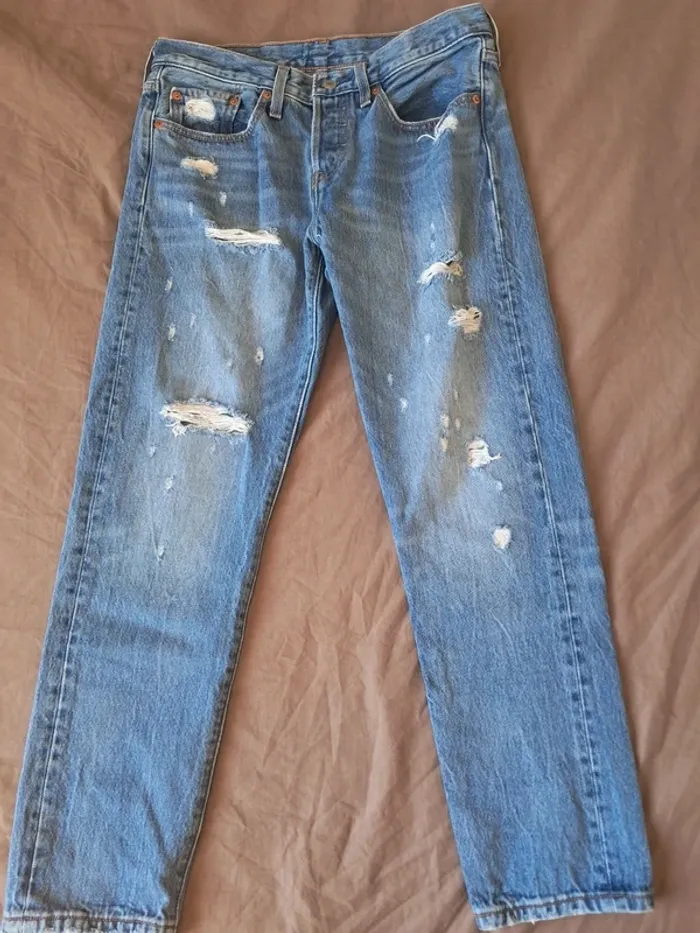 Jean troué Levi's 501
