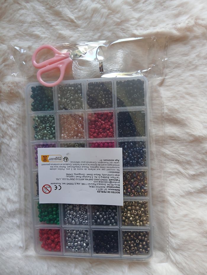 Neuf: Lot Perles rocaille multicoloris mat/brillant+ Fils - photo numéro 9