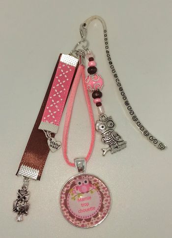 Cadeau mamie,  bijoux de sac ou marque page " mamie trop chouette "
