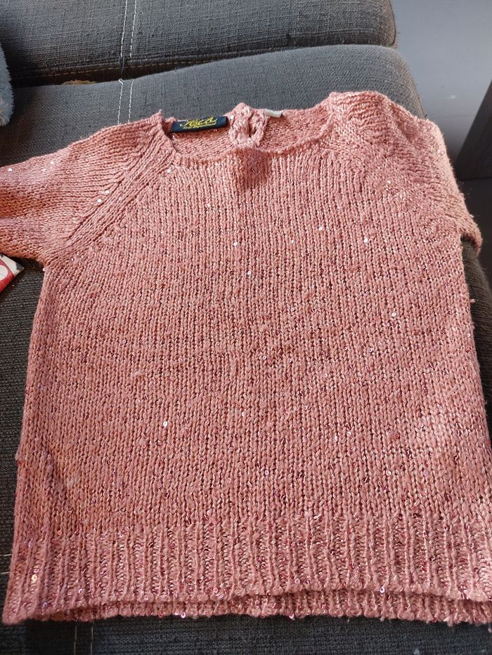 Pull rose à paillettes