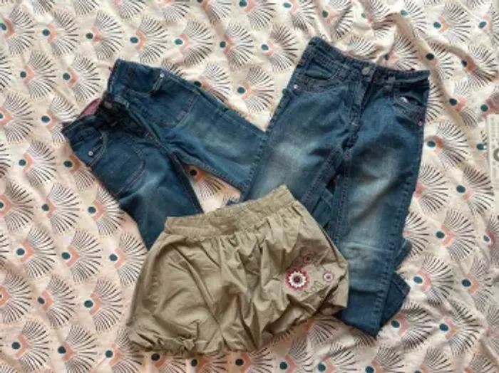 Lot fille 7 ans – 2 jeans + 1 jupe Orchestra