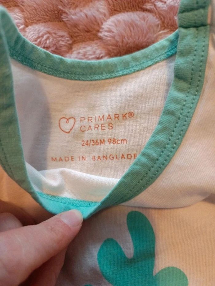 Lot 2 débardeurs Primark neuf 24/36m - photo numéro 2
