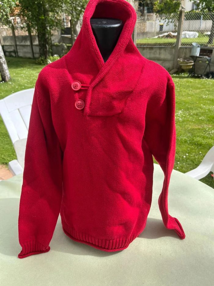 Pull rouge tape à l’œil taille 8 ans