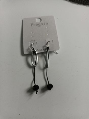 Boucles d'oreilles fantaisie noir