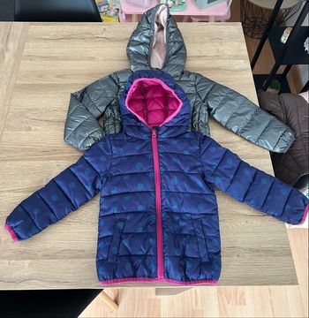 Lot 2 doudounes vestes fille taille 4 ans Pocopiano 