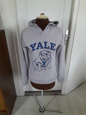 Sweat capuche Yale neuf sans etiquette