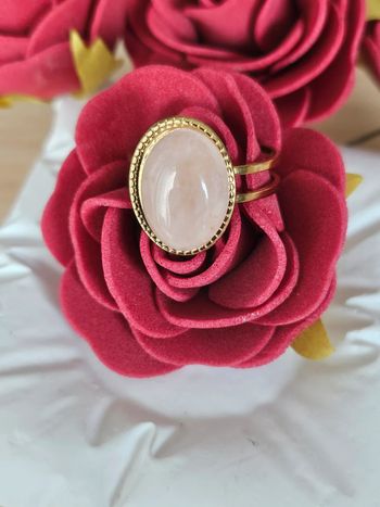Bague ajustable avec pierre de quartz rose, acier inoxydable