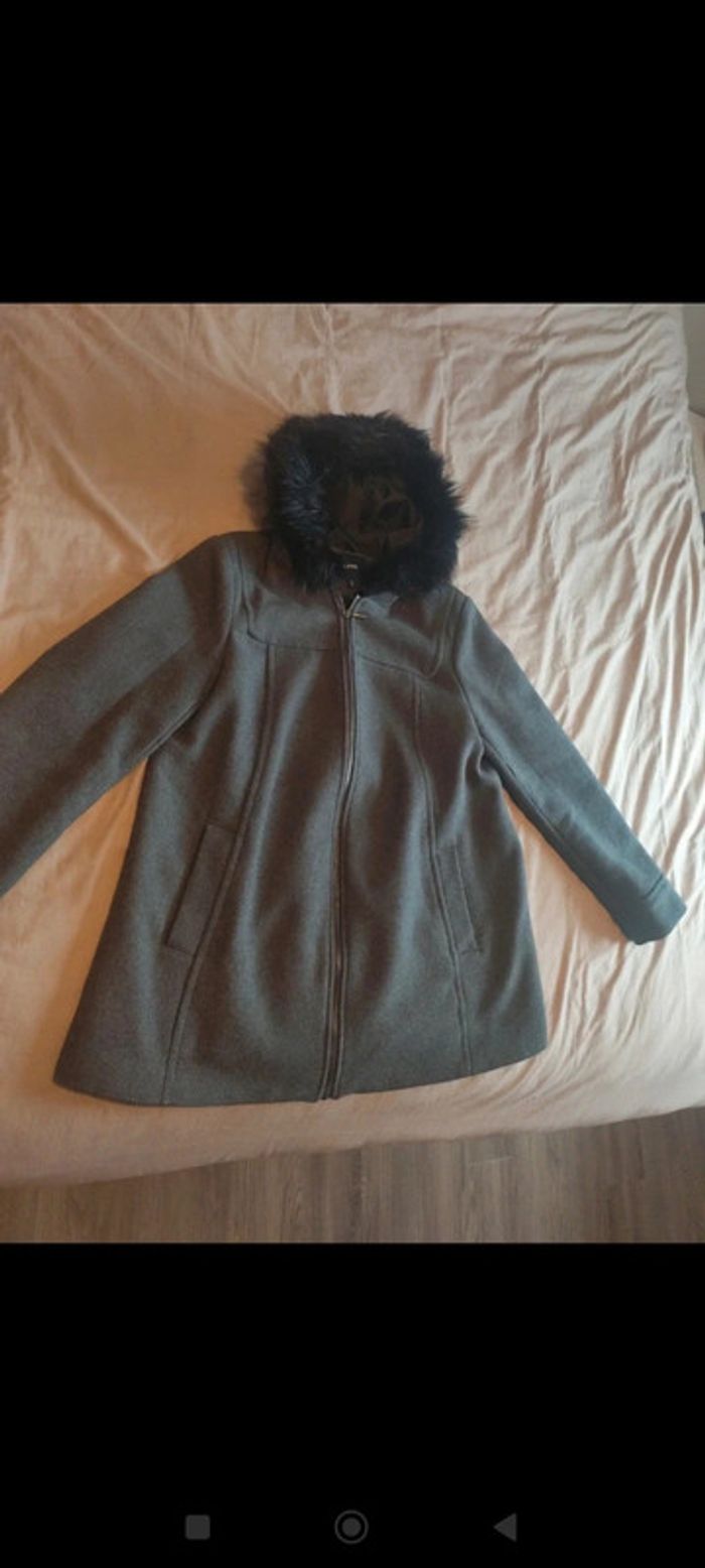 Manteau femme hiver doublé évasé ample avec poche et capuche gris marque Kiabi taille 44