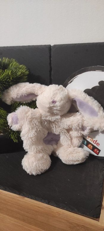 doudou lapin plat baby nat mauve violet rond croix blanc câlin