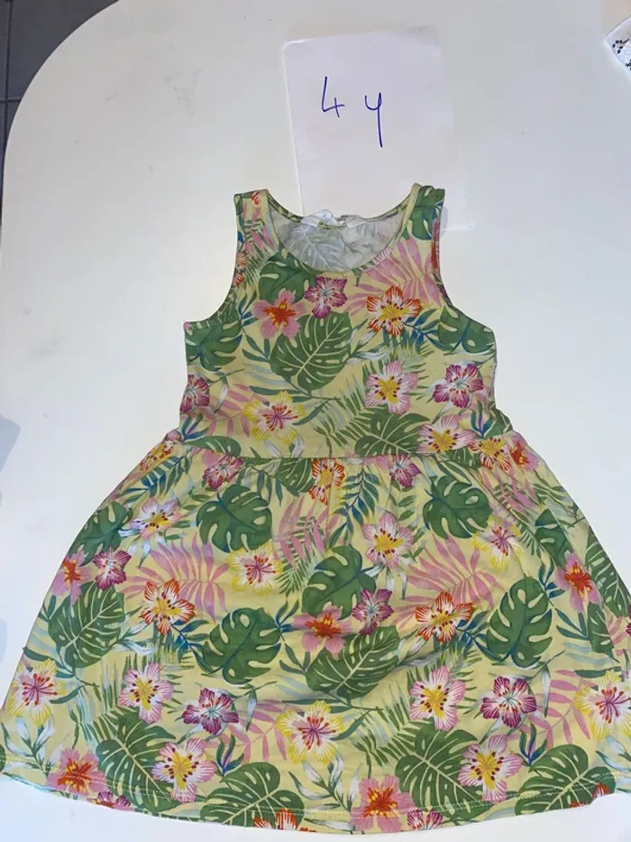 Lot vêtements filles 4 ans - photo numéro 13