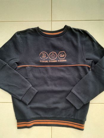 Sweat garçon 10 ans sweat garçon col rond  bleu marine et corail. Très bon état