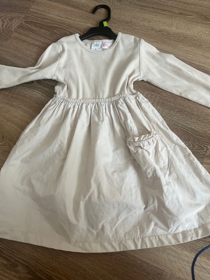 Robe beige Zara 6ans 🤍 - photo numéro 5