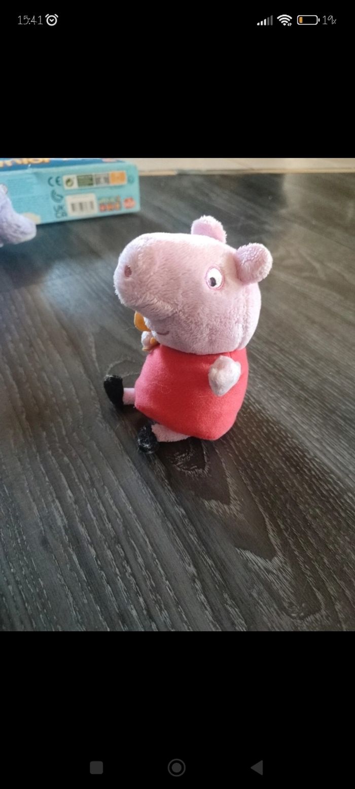 Peluche Peppa Pig - photo numéro 2