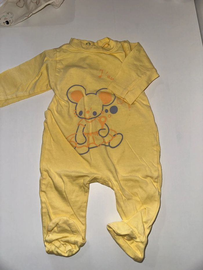 Lot 3 pyjamas un mois - photo numéro 4