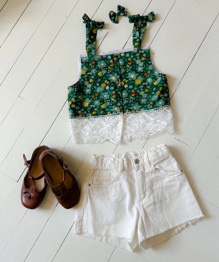 Ensemble crop top dentelle et noeud créatrice 8 ans