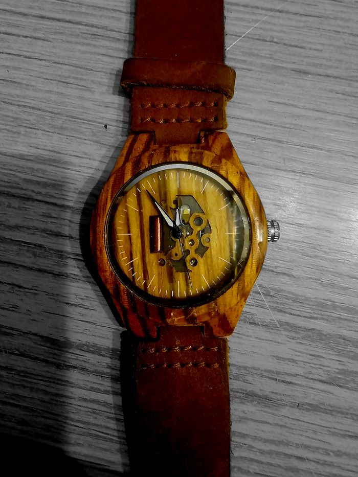 Montre bois mécanisme apparent homme