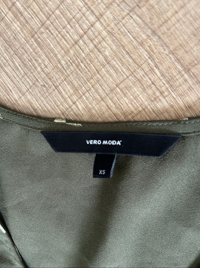 Robe kaki et dorée à manches courtes Vero Moda taille XS TBE - photo numéro 10
